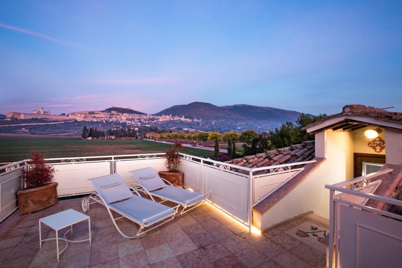 Unica Assisi Agri-Charming House Panzió Kültér fotó