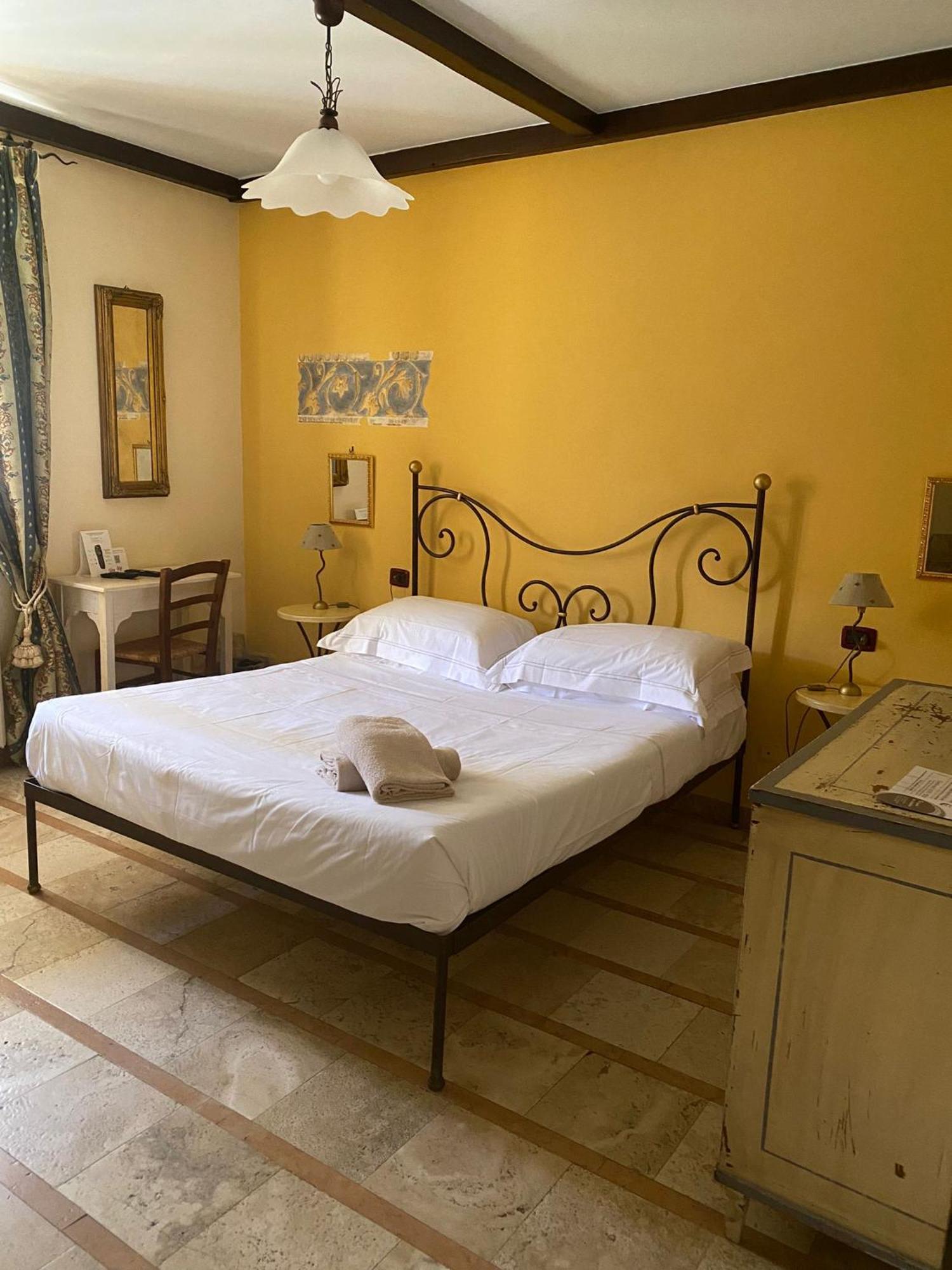 Unica Assisi Agri-Charming House Panzió Kültér fotó