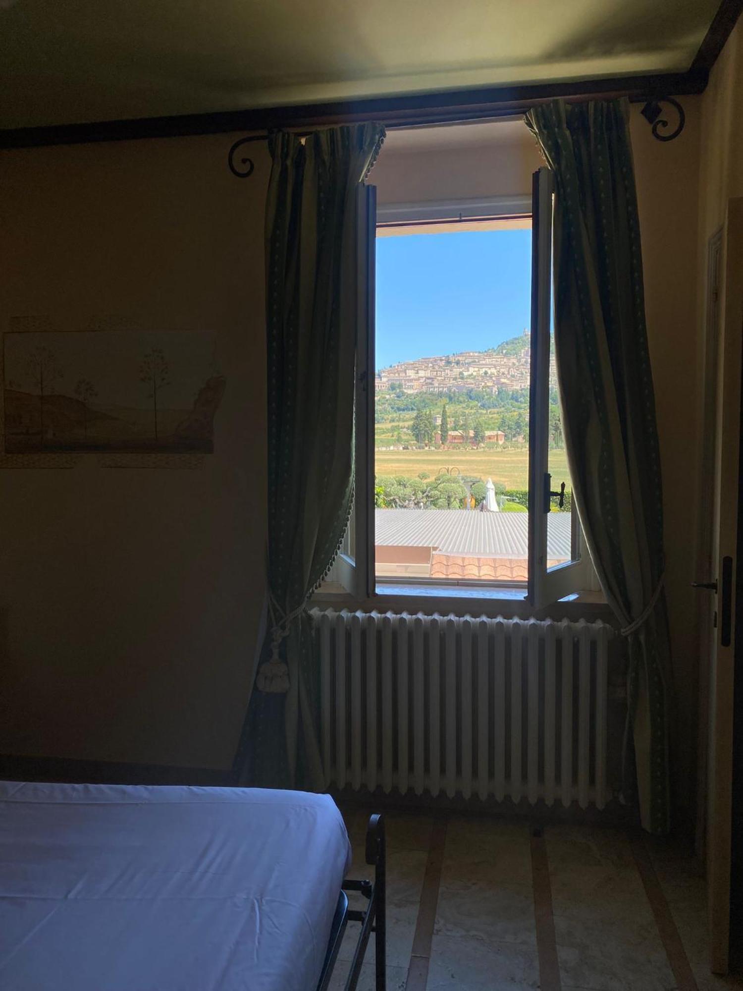 Unica Assisi Agri-Charming House Panzió Kültér fotó