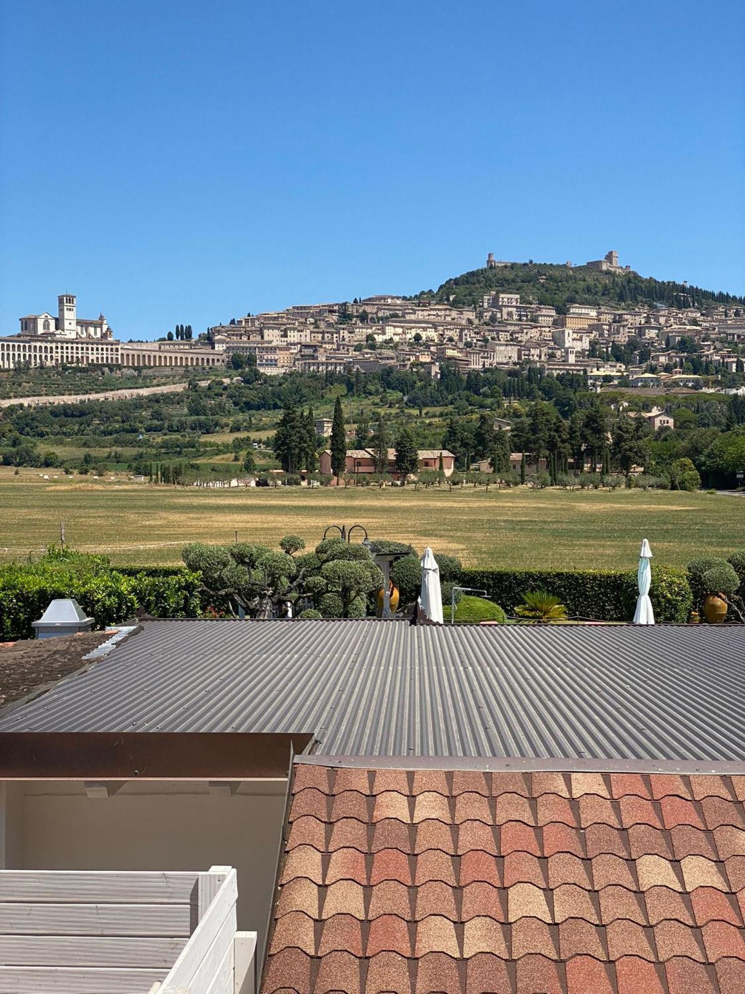 Unica Assisi Agri-Charming House Panzió Kültér fotó