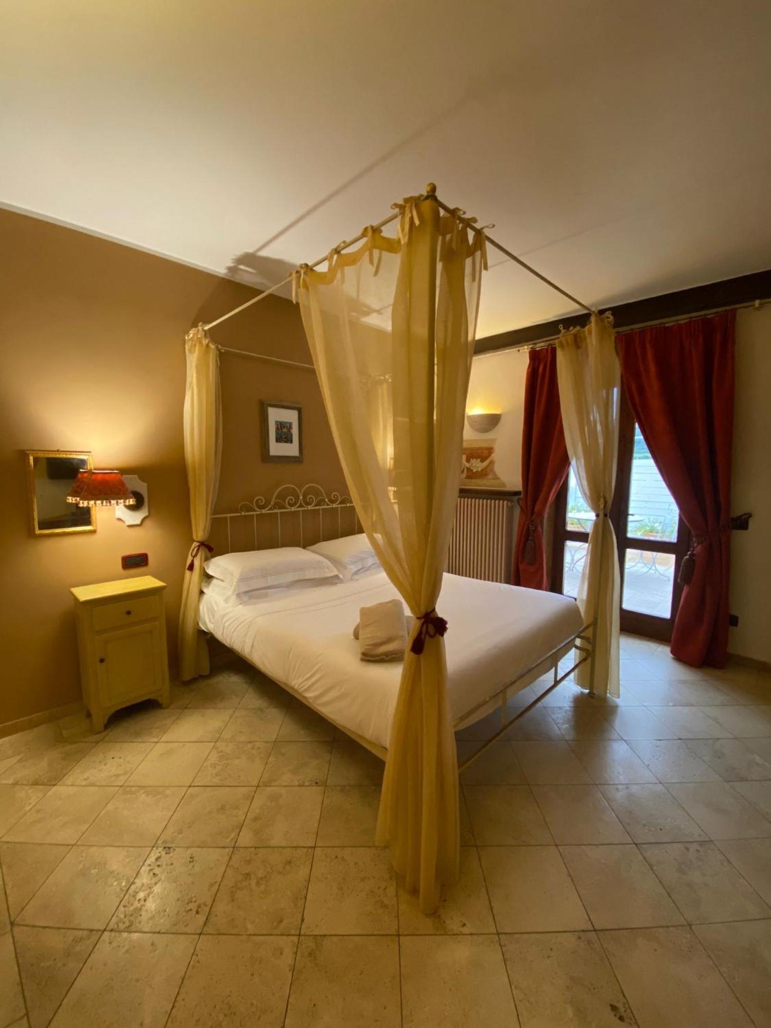 Unica Assisi Agri-Charming House Panzió Kültér fotó